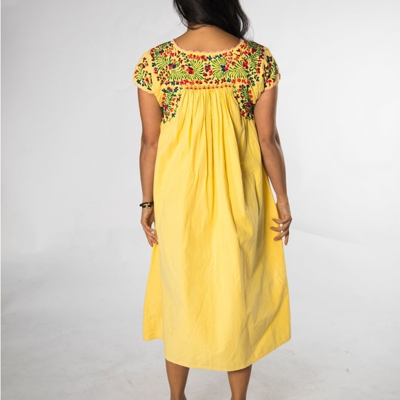 Fun 1970s vintage Yellow Embroidered
Mexican Dress Floral Oaxacan
Cotton - Small - Picture 10 of 14